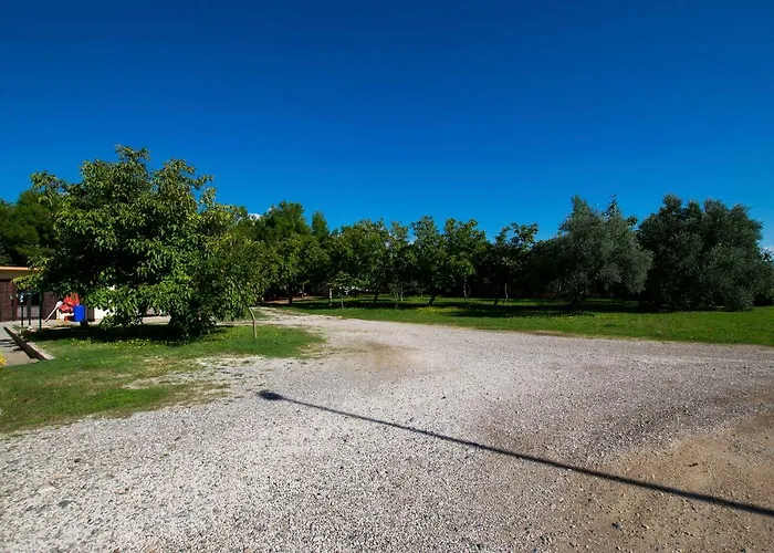 Vesna * Starigrad Paklenica
