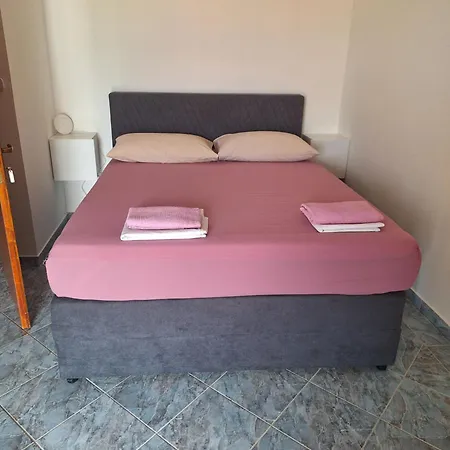 Vesna * Starigrad Paklenica