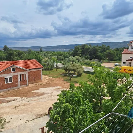 Vesna Starigrad Paklenica