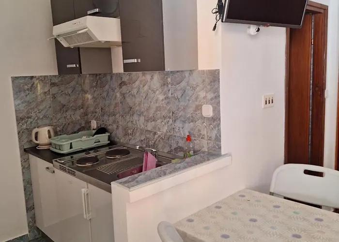 Vesna * Стариград-Пакленица